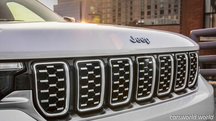 Miles de híbridos enchufables de Jeep podrían perder repentinamente potencia mientras circulan | Carscoops